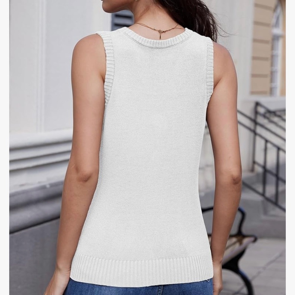 White Button-Up Knit Vest - Picture 2 of 3